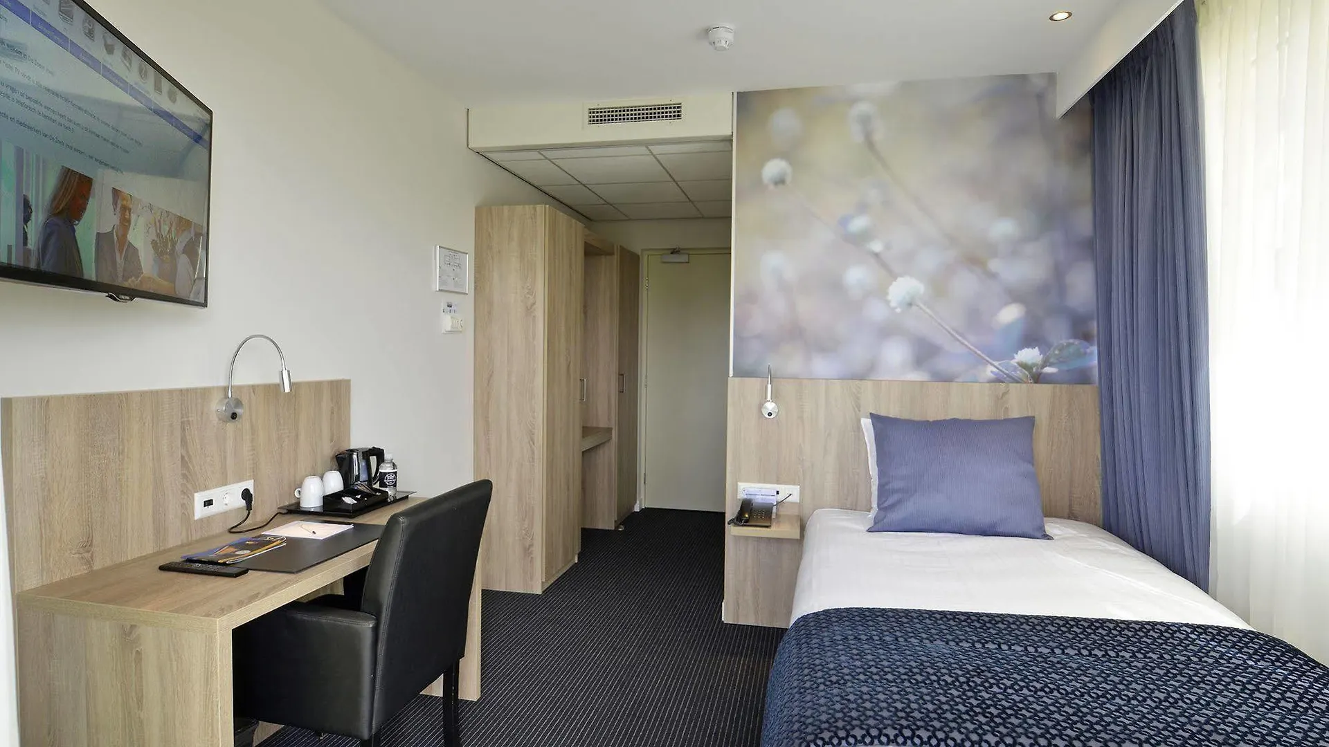 Hotel De Zoete Inval Haarlemmerliede 4*,